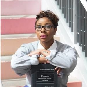 Meet your Posher, Iesha